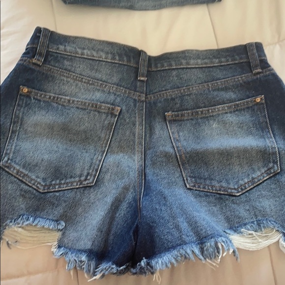 Shorts - Picture 4 of 4